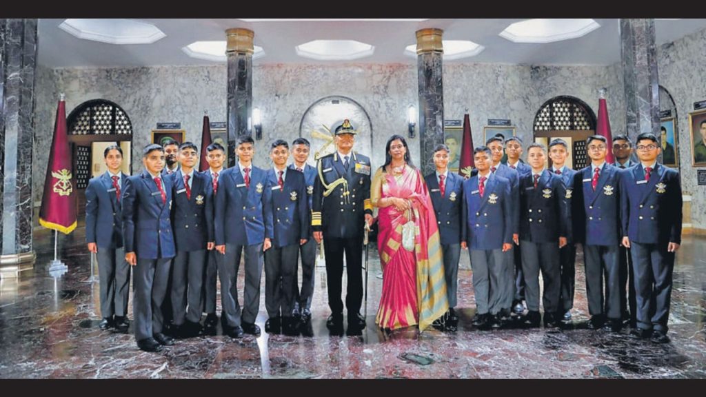 hair cut rule for female in nda